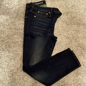 Dark skinny jeans